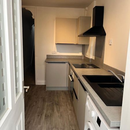 Southsea Homestays - Three Bedroom Home, Sleeps 8 - With Garden & Hot Tub Portsmouth Exteriér fotografie