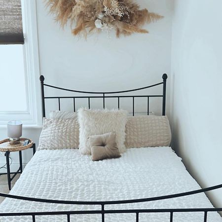 Southsea Homestays - Three Bedroom Home, Sleeps 8 - With Garden & Hot Tub Portsmouth Exteriér fotografie